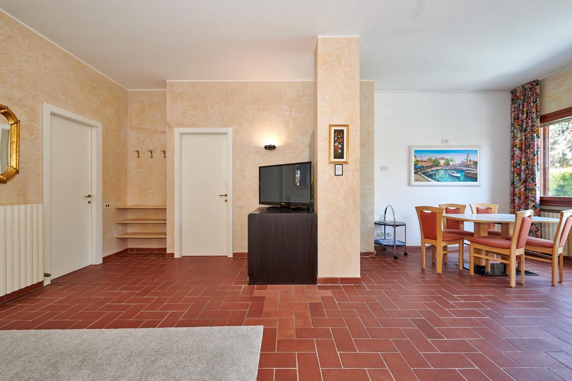 Apartments Rainer - Front Lake Bardolino Kültér fotó