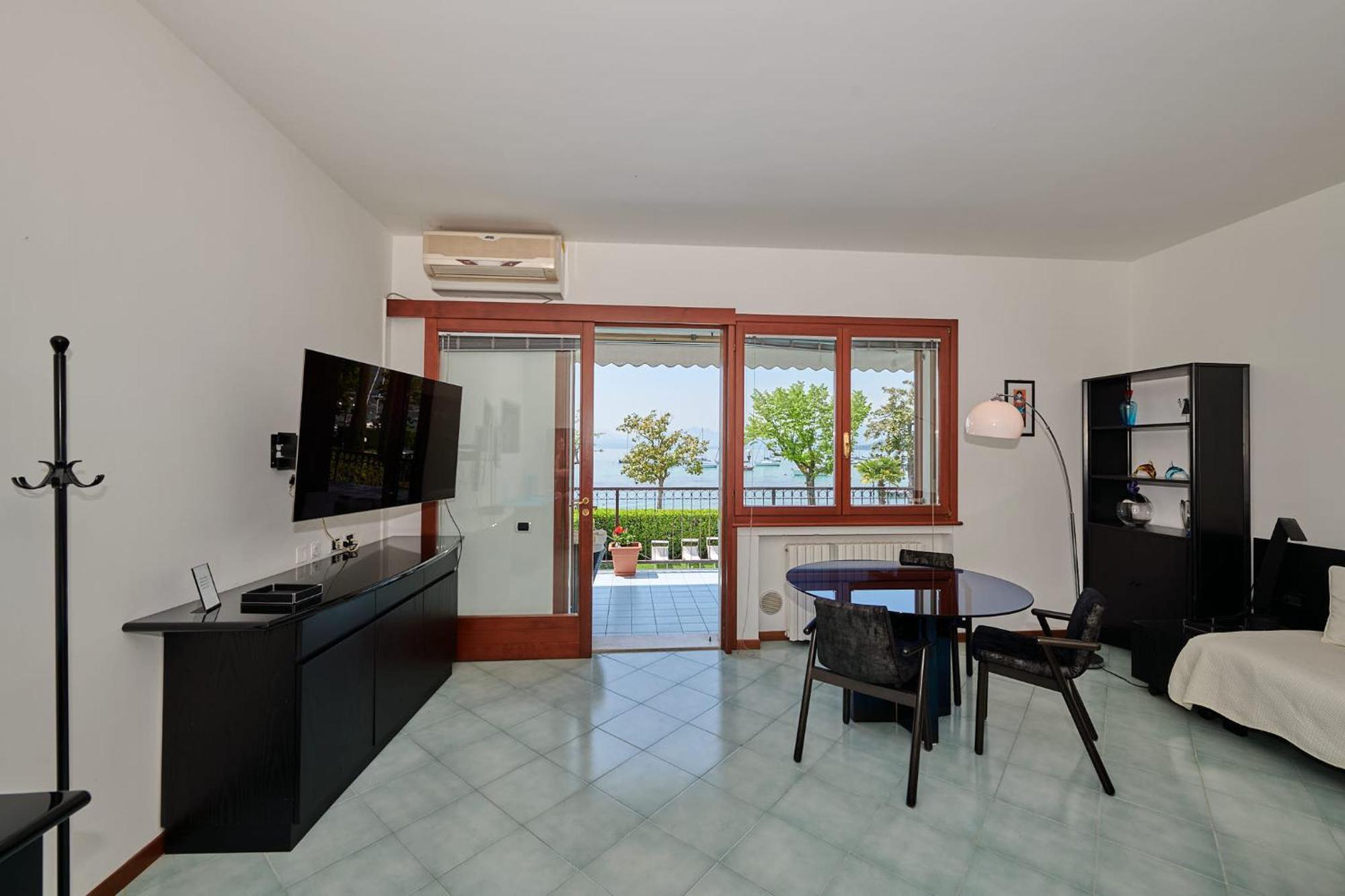 Apartments Rainer - Front Lake Bardolino Kültér fotó