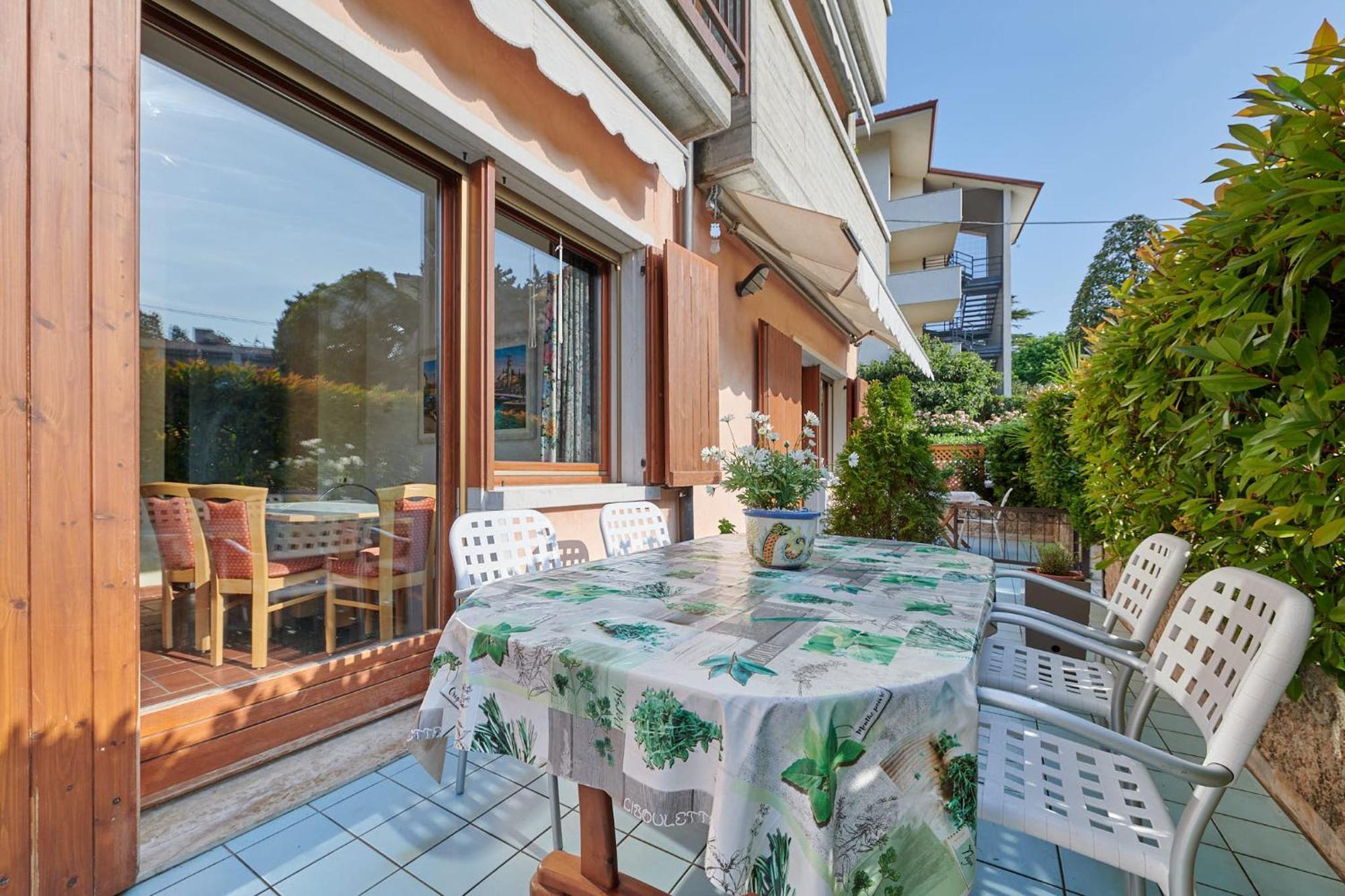 Apartments Rainer - Front Lake Bardolino Kültér fotó