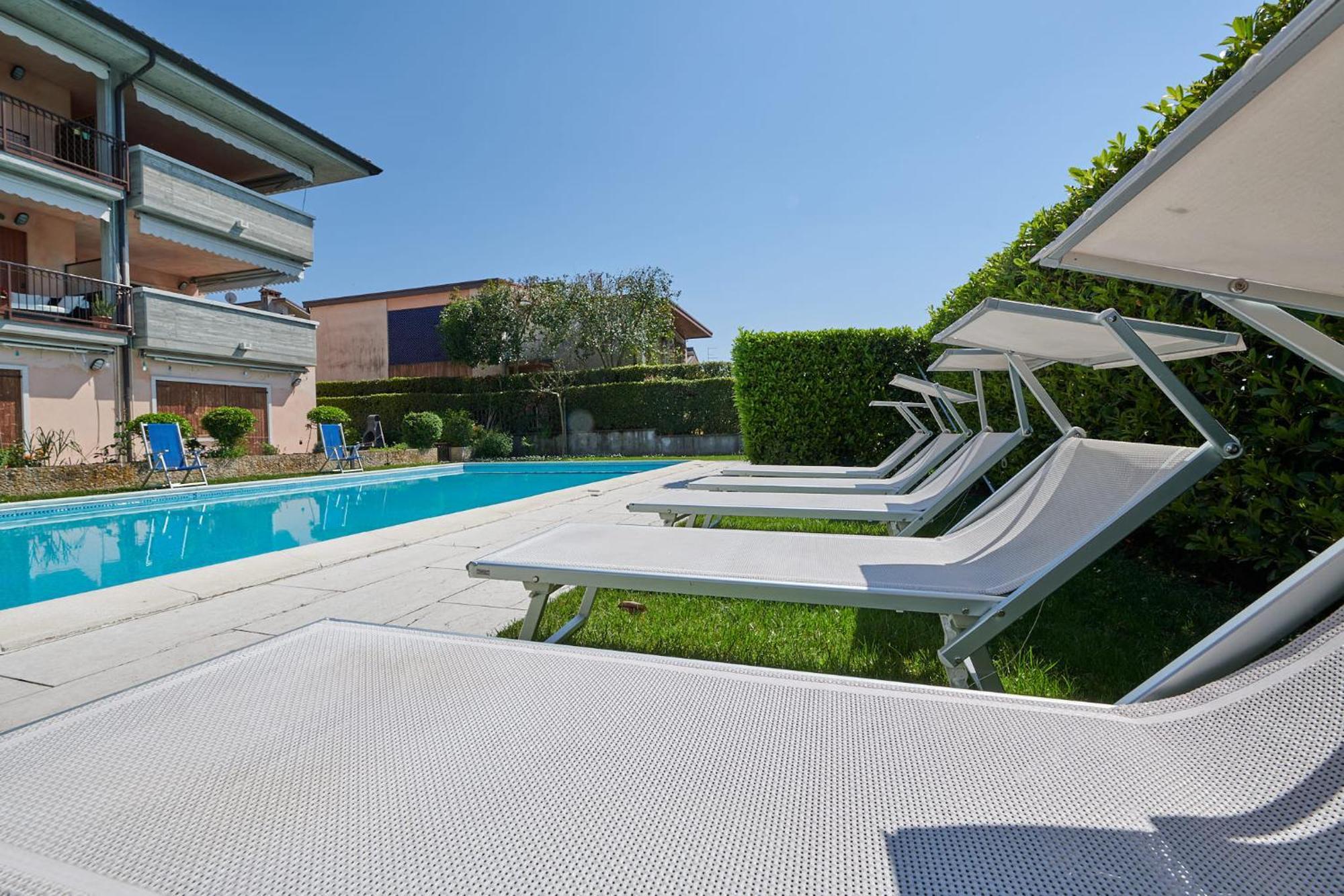 Apartments Rainer - Front Lake Bardolino Kültér fotó