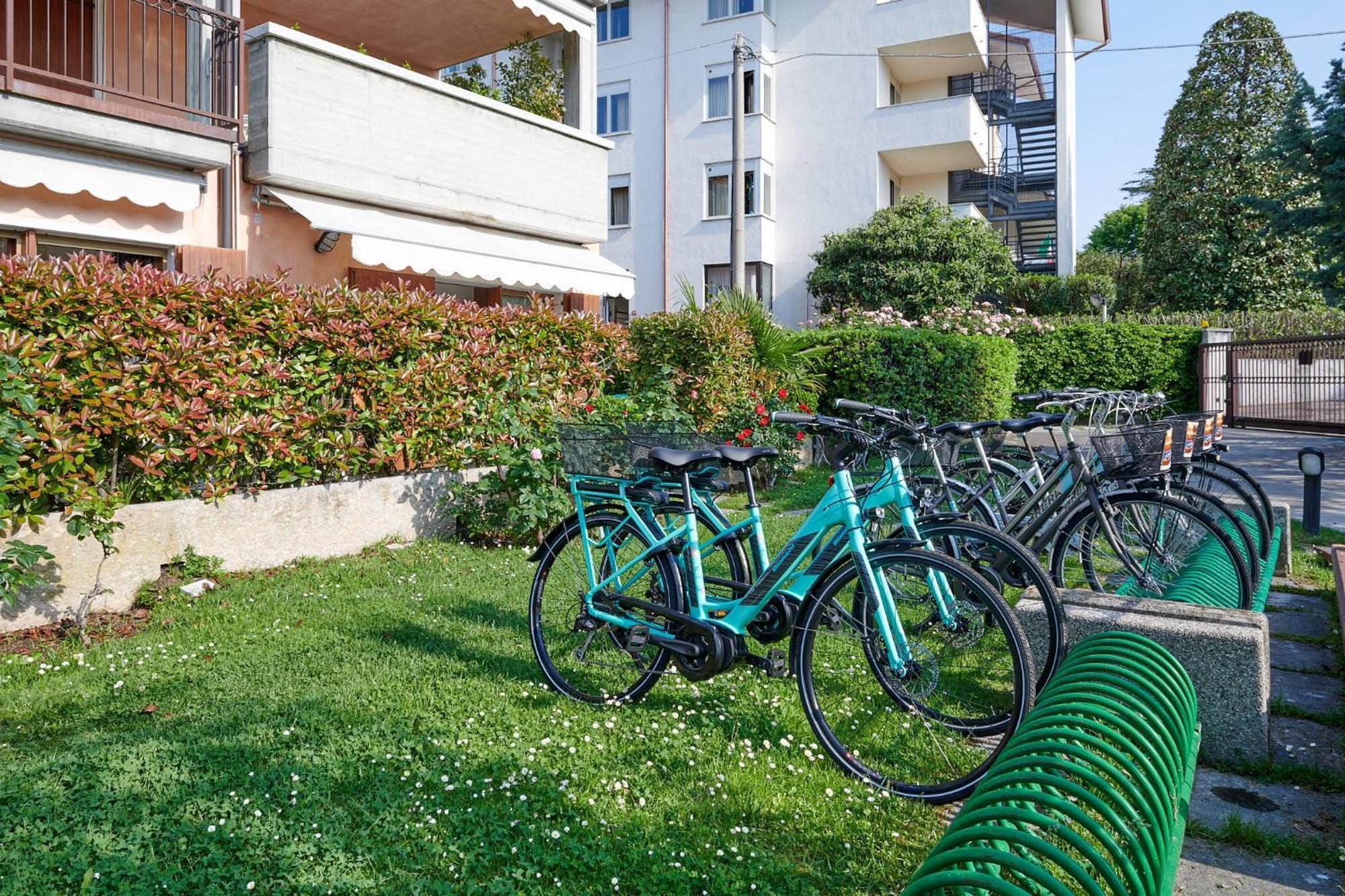 Apartments Rainer - Front Lake Bardolino Kültér fotó